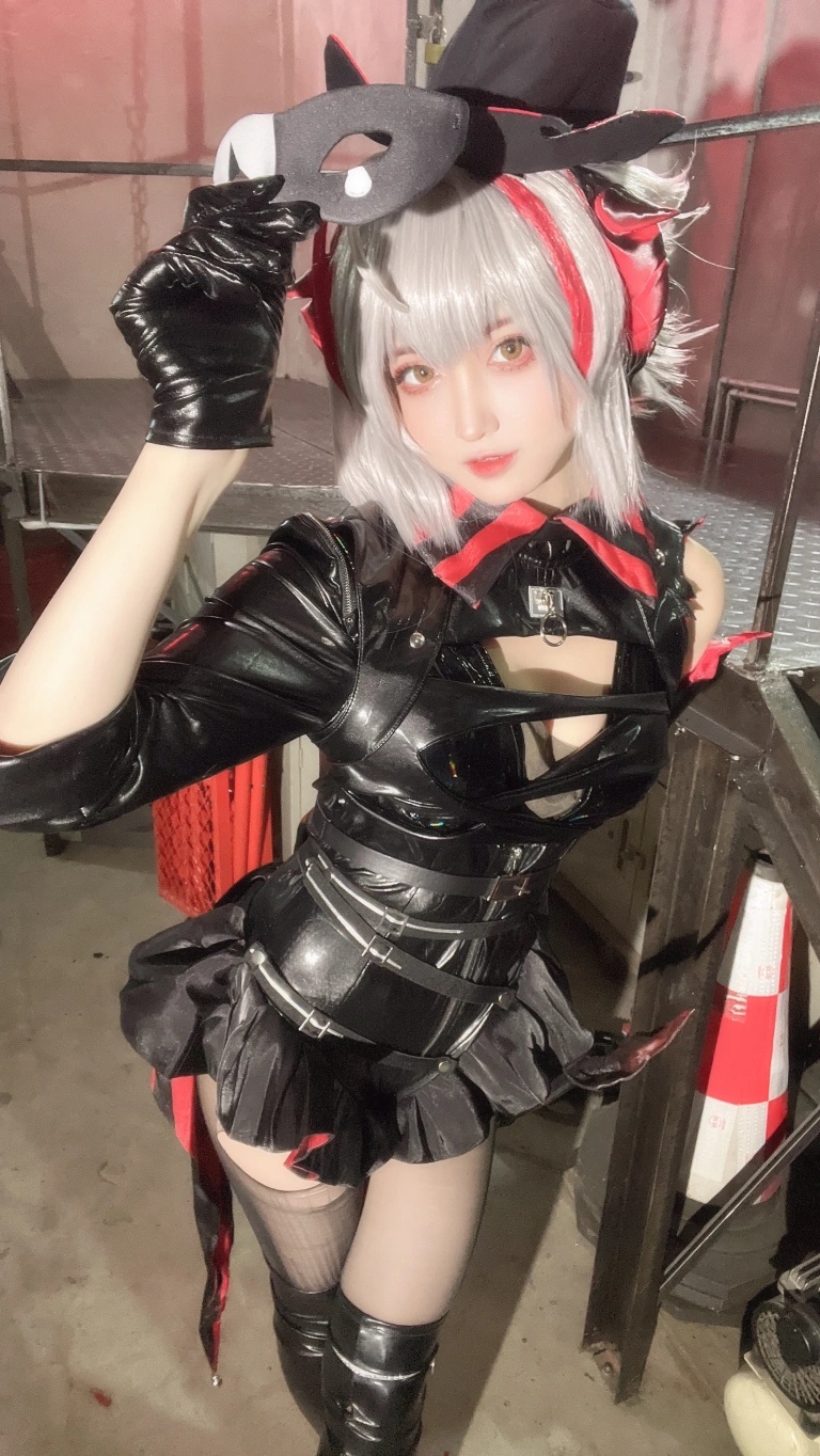 山崎怜Rei《明日方舟 W愚夜密函》主题写真：33张全套美图
