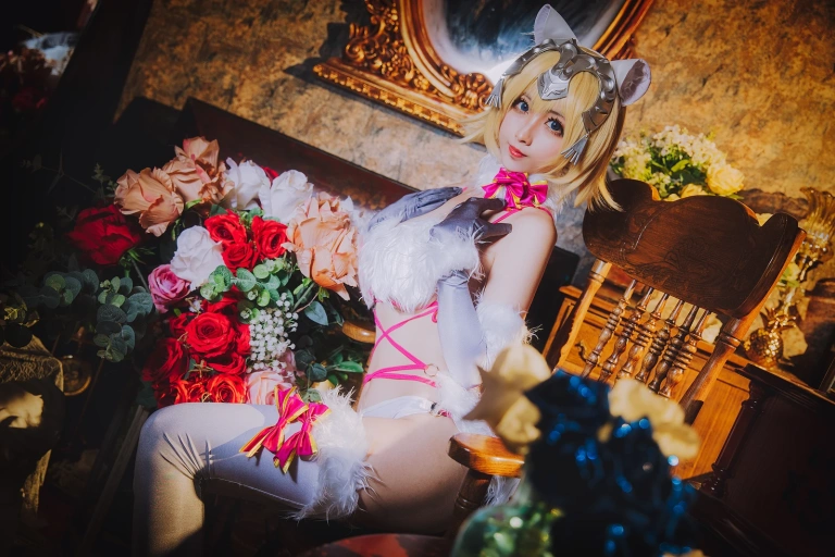 rioko凉凉子《白贞》主题写真：16张全套美图