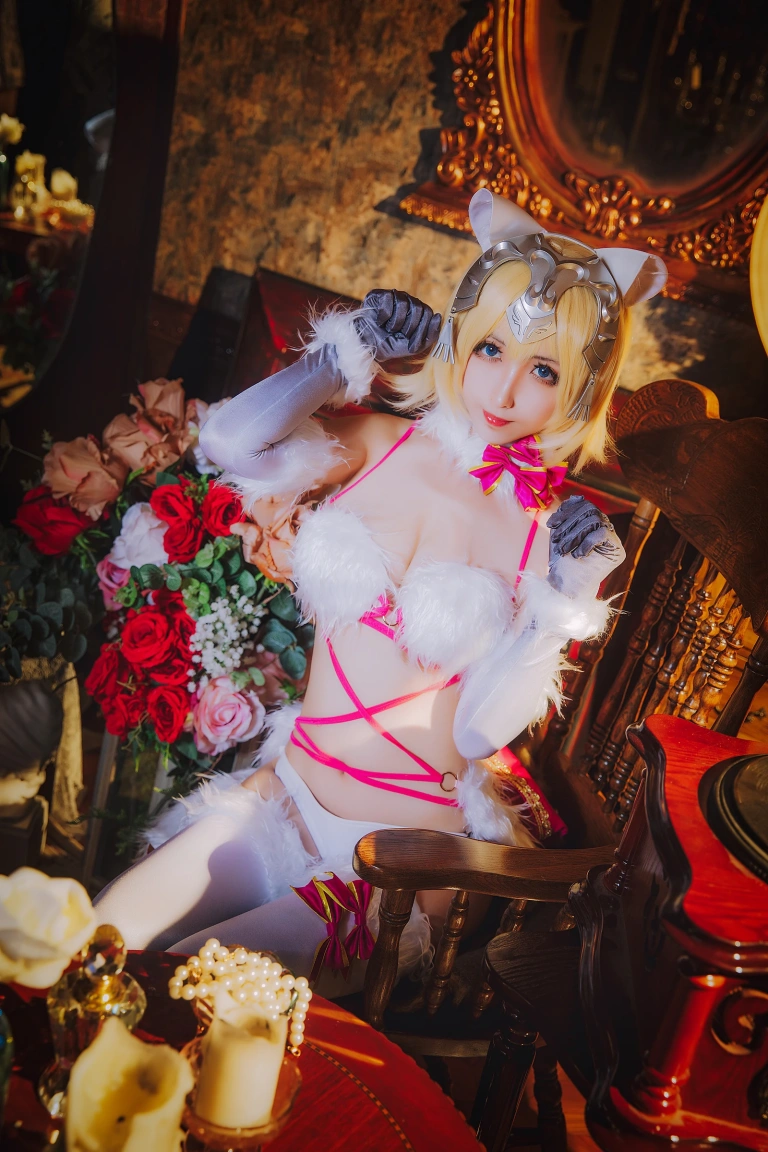 rioko凉凉子《白贞》主题写真：16张全套美图