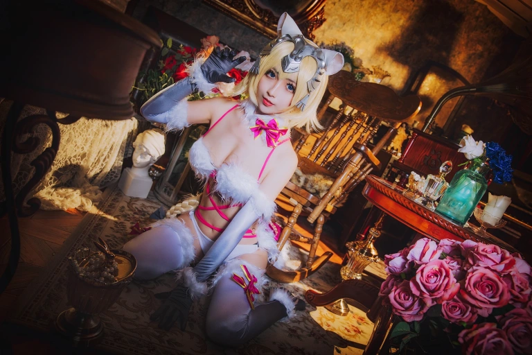 rioko凉凉子《白贞》主题写真：16张全套美图