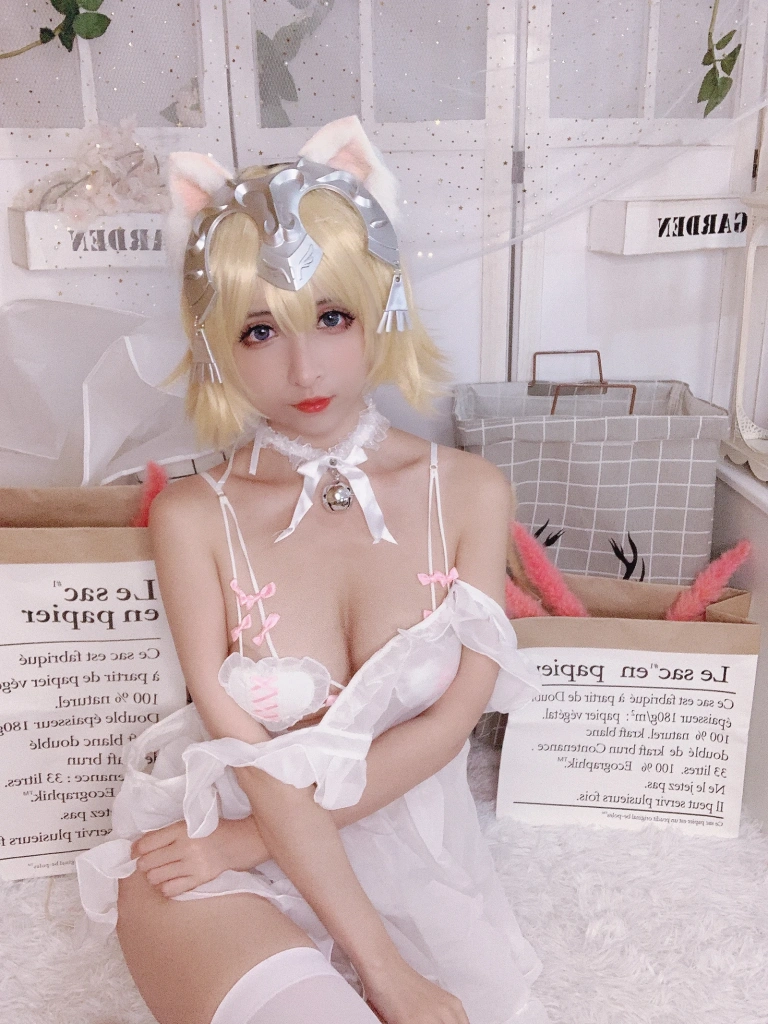 rioko凉凉子《白贞德女仆》主题写真：17张全套美图