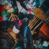 rioko凉凉子《黑贞》主题写真：16张全套美图