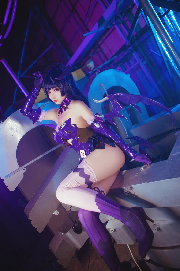 rioko凉凉子《魅魔芽衣》主题写真：22张全套美图