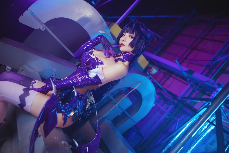 rioko凉凉子《魅魔芽衣》主题写真：22张全套美图