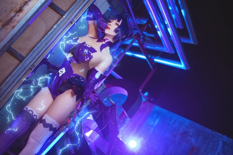 rioko凉凉子《魅魔芽衣》主题写真：22张全套美图