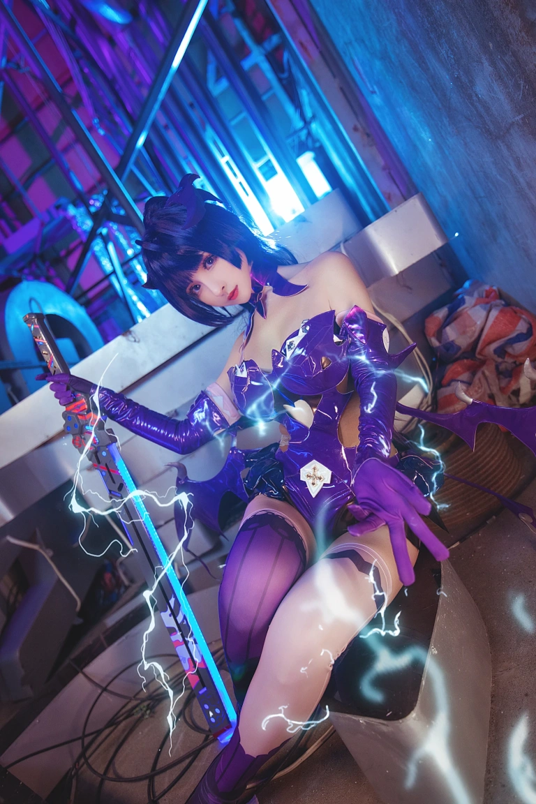 rioko凉凉子《魅魔芽衣》主题写真：22张全套美图