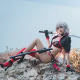 rioko凉凉子《泳装黑贞》主题写真：8张全套美图