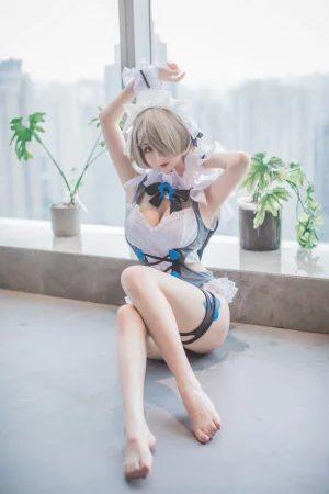 rioko凉凉子《丽塔泳装》主题写真：28张全套美图，含1个视频