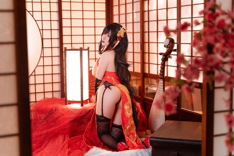 rioko凉凉子《旗袍大凤》主题写真：20张全套美图