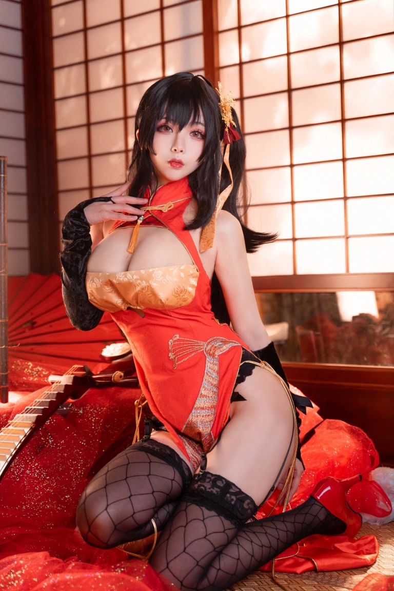 rioko凉凉子《旗袍大凤》主题写真：20张全套美图