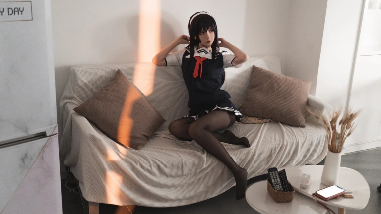 rioko凉凉子《学姐》主题写真：40张全套美图，含4个视频