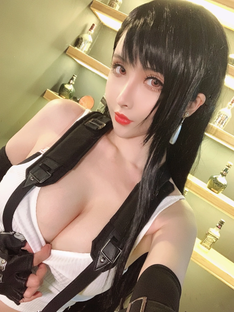 rioko凉凉子《蒂法自拍》主题写真：19张全套美图