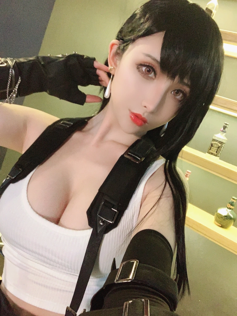 rioko凉凉子《蒂法自拍》主题写真：19张全套美图