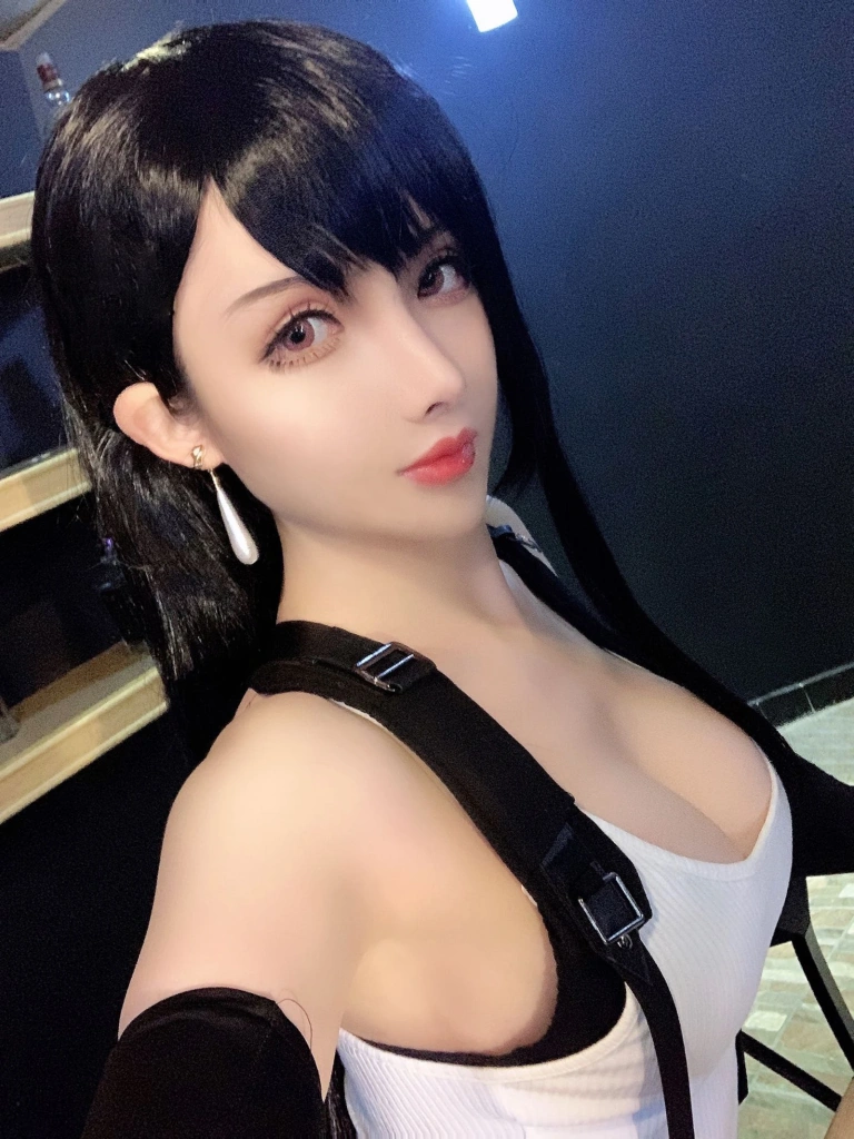 rioko凉凉子《蒂法自拍》主题写真：19张全套美图