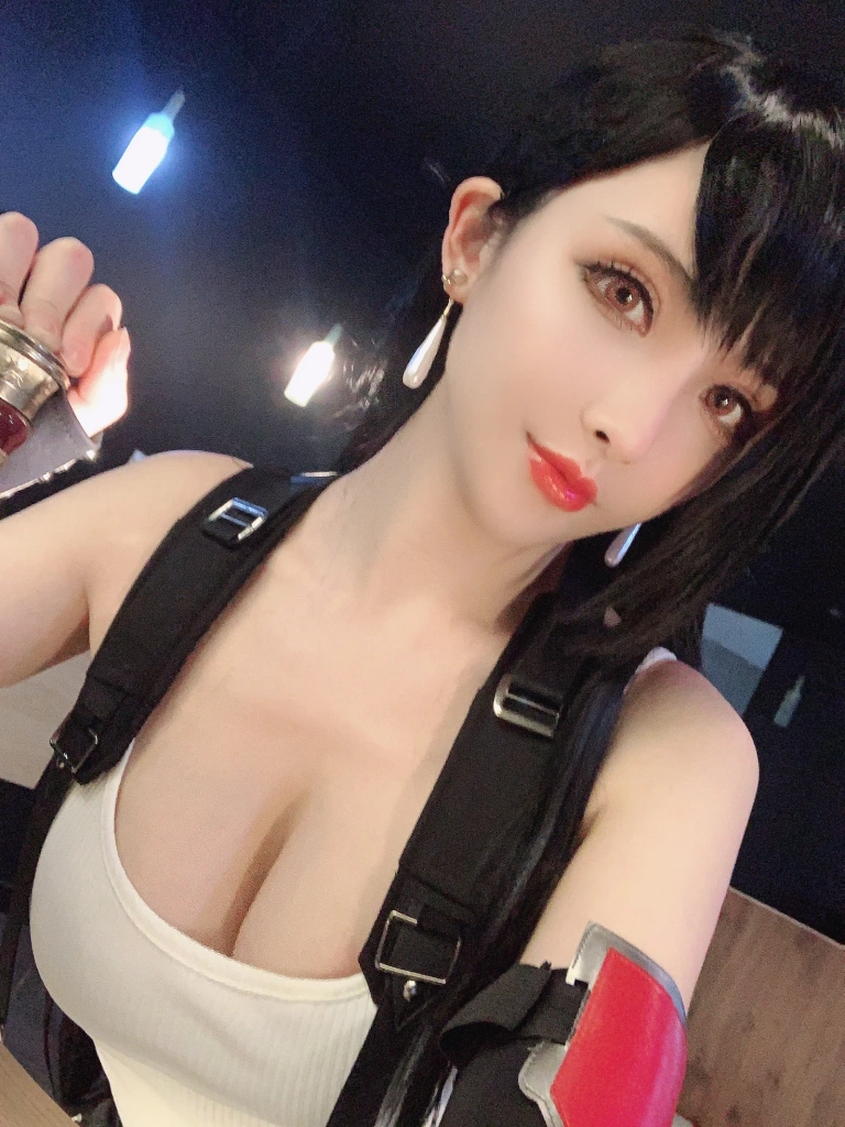 rioko凉凉子《蒂法自拍》主题写真：19张全套美图