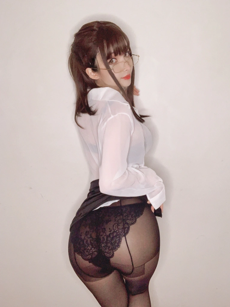 rioko凉凉子《教师》主题写真：18张全套美图