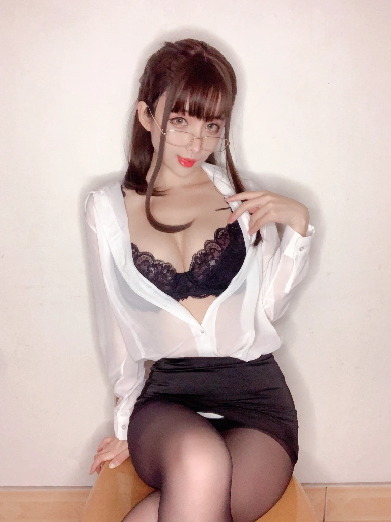 rioko凉凉子《教师》主题写真：18张全套美图