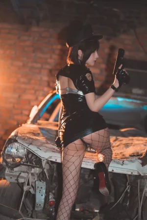 rioko凉凉子《实习警察》主题写真：20张全套美图