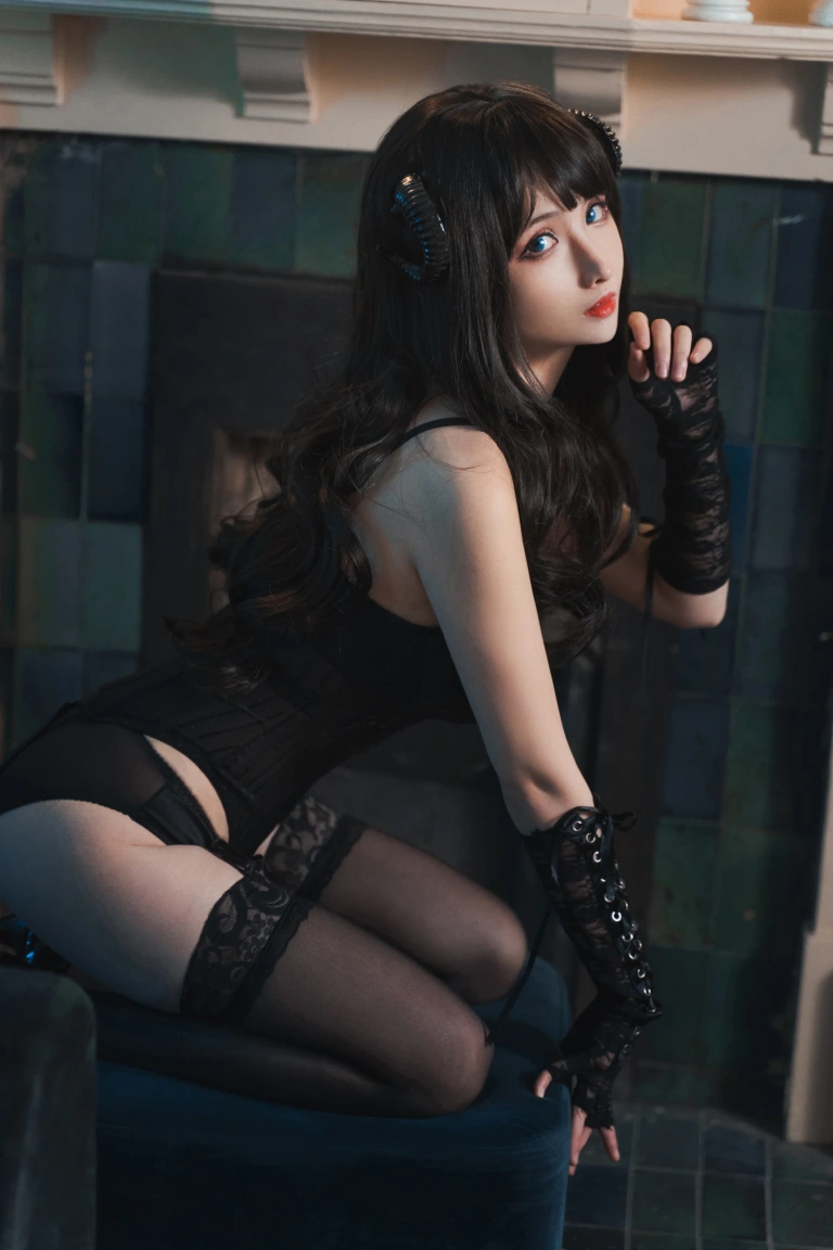 rioko凉凉子《魅魔》主题写真：20张全套美图