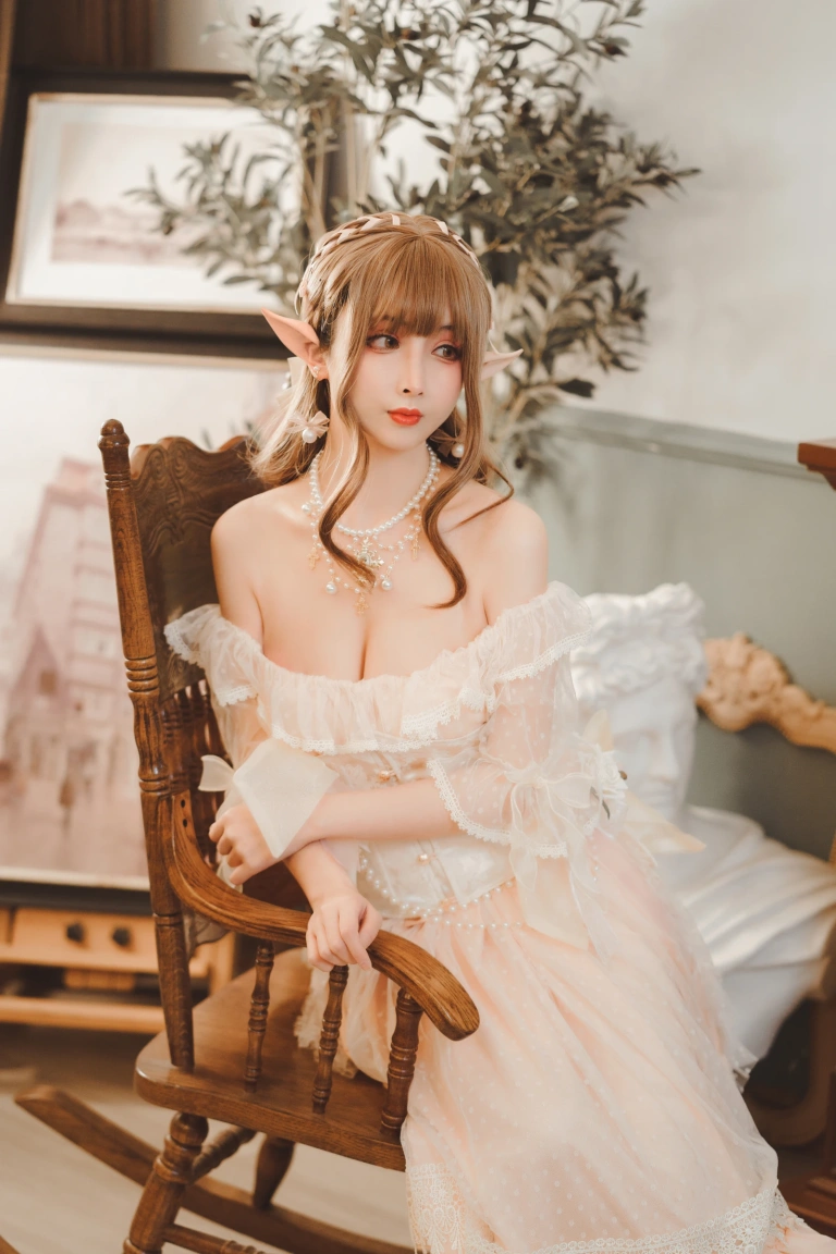 rioko凉凉子《精灵姐姐》主题写真：31张全套美图，含5个视频