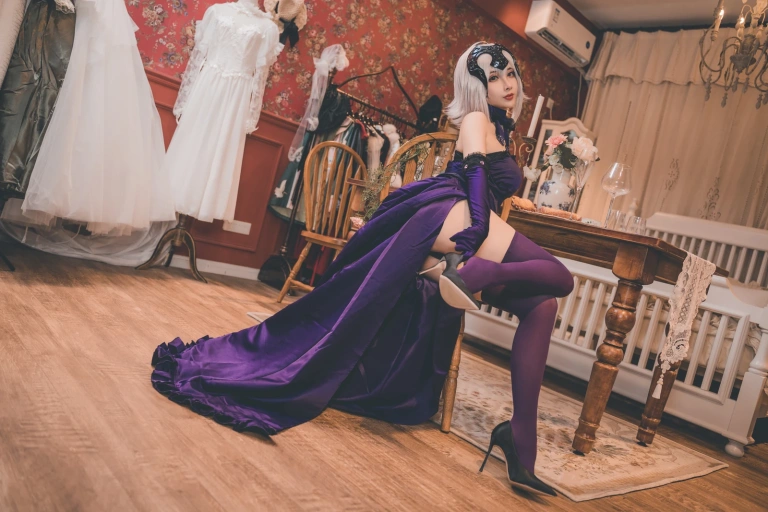 rioko凉凉子《醉贞》主题写真：29张全套美图，含7个视频