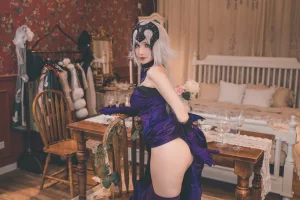 rioko凉凉子《醉贞》主题写真：29张全套美图，含7个视频