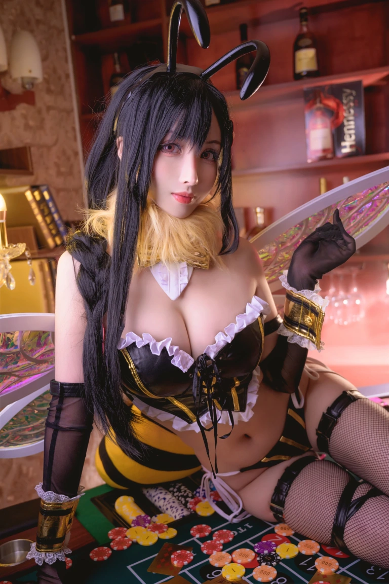 rioko凉凉子《蒂法little bee》主题写真：25张全套美图