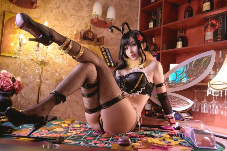 rioko凉凉子《蒂法little bee》主题写真：25张全套美图