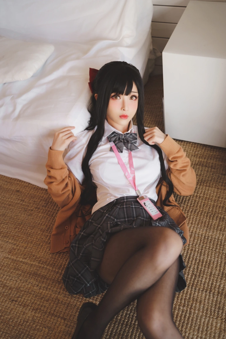 rioko凉凉子《放课后的学姐》主题写真：50张全套美图