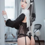 rioko凉凉子《兼职是修女的兔子小姐》主题写真：30张全套美图