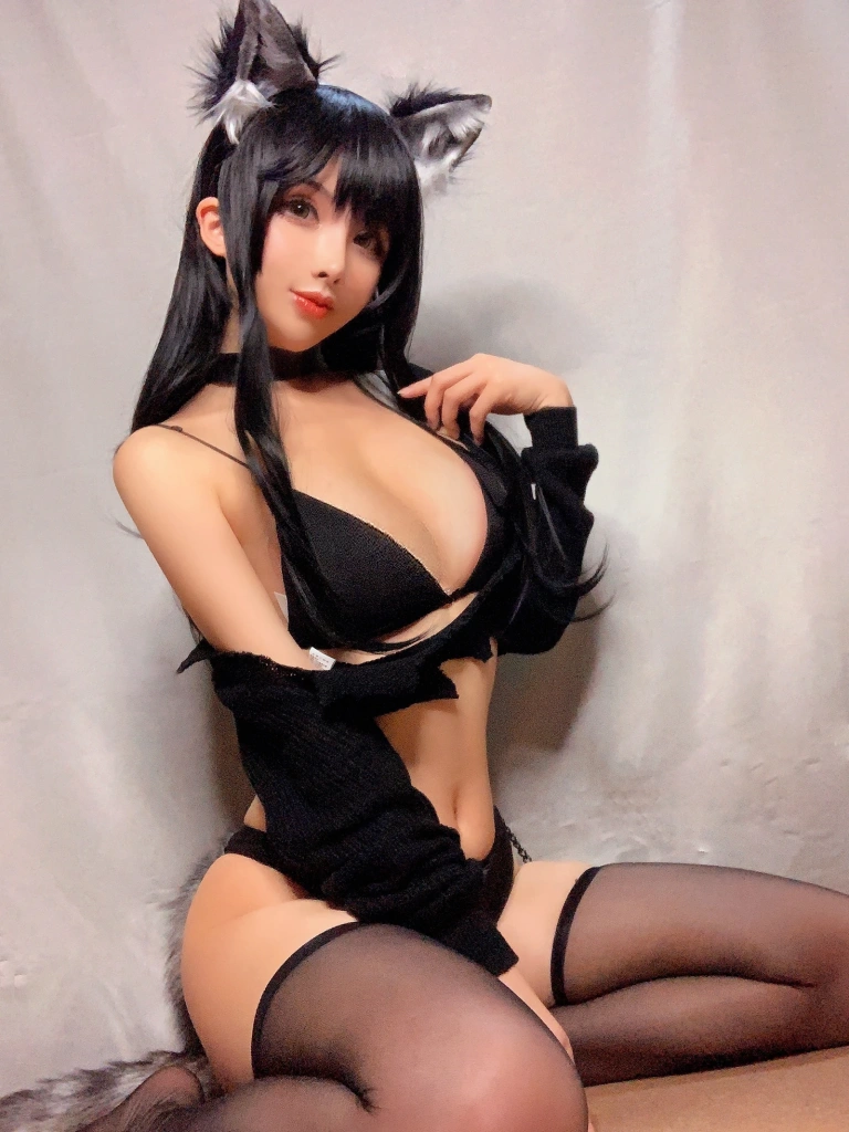 rioko凉凉子《黑狼自拍》主题写真：20张全套美图
