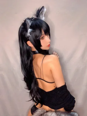rioko凉凉子《黑狼自拍》主题写真：20张全套美图