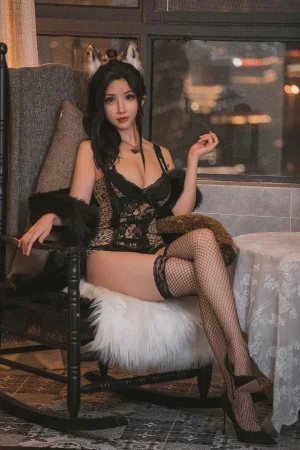 rioko凉凉子《豹子女士的秘密约会》主题写真：25张全套美图
