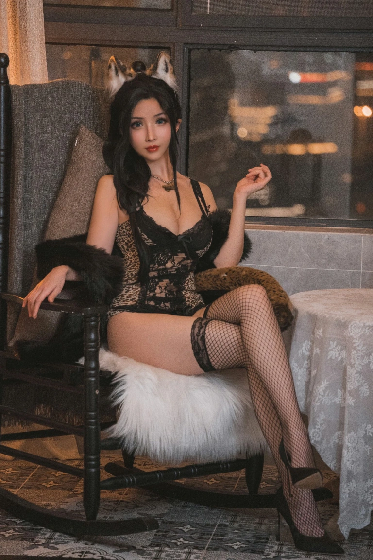 rioko凉凉子《豹子女士的秘密约会》主题写真：25张全套美图