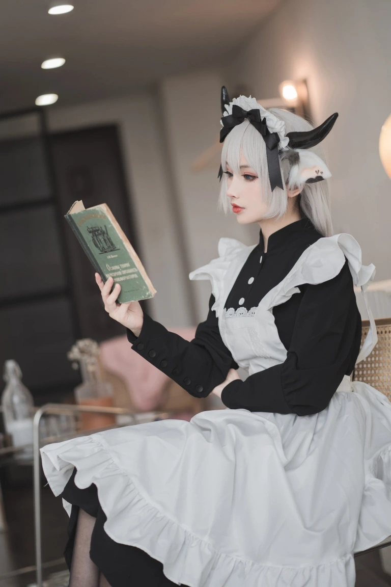rioko凉凉子《贴心的牛奶女仆》主题写真：45张全套美图