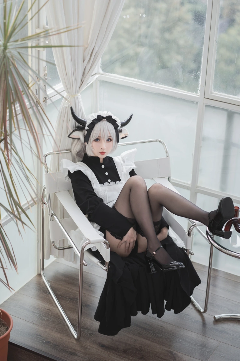 rioko凉凉子《贴心的牛奶女仆》主题写真：45张全套美图