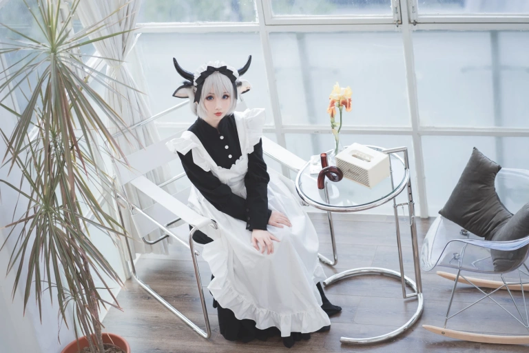 rioko凉凉子《贴心的牛奶女仆》主题写真：45张全套美图