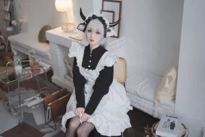 rioko凉凉子《贴心的牛奶女仆》主题写真：45张全套美图