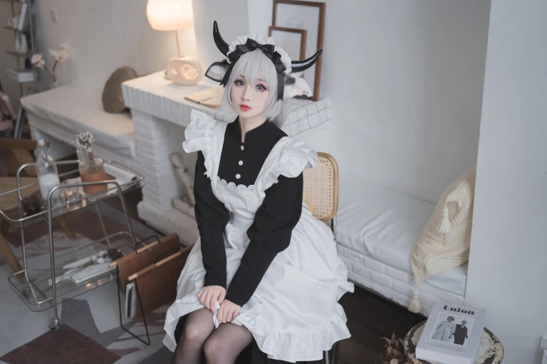 rioko凉凉子《贴心的牛奶女仆》主题写真：45张全套美图
