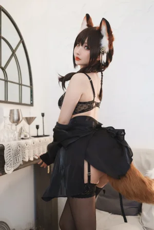 rioko凉凉子《人形狐》主题写真：35张全套美图，含8个视频