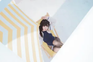 rioko凉凉子《天台竞泳》主题写真：50张全套美图，含1个视频