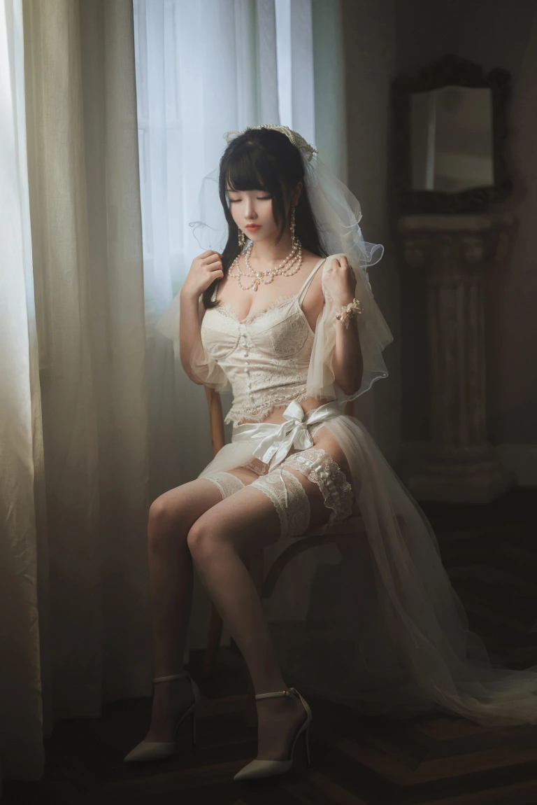 rioko凉凉子《透明婚纱》主题写真：39张全套美图