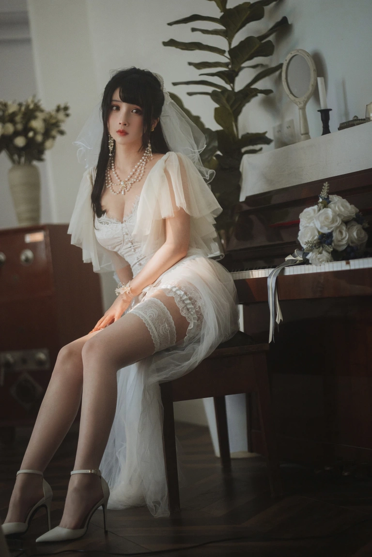 rioko凉凉子《透明婚纱》主题写真：39张全套美图