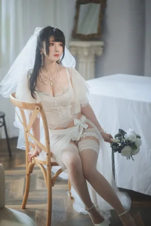 rioko凉凉子《透明婚纱》主题写真：39张全套美图