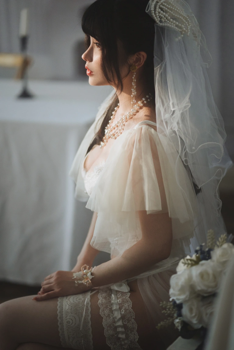 rioko凉凉子《透明婚纱》主题写真：39张全套美图