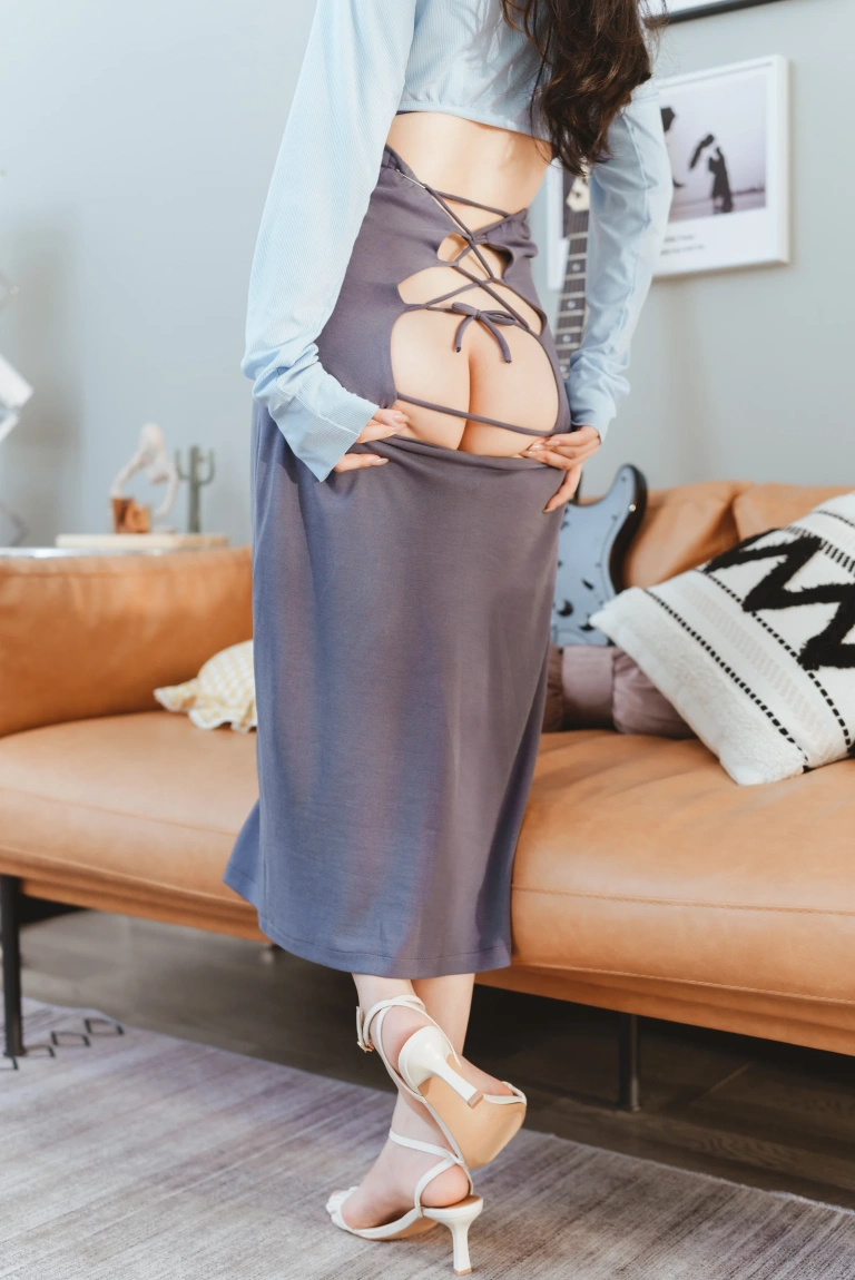 rioko凉凉子《吉他妹妹系带裙》主题写真：45张全套美图，含1个视频