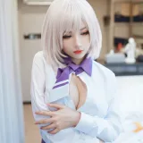 rioko凉凉子《电光机王 貉》主题写真：51张全套美图，含8个视频