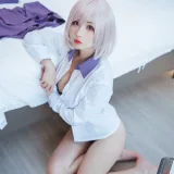 rioko凉凉子《电光机王 貉》主题写真：51张全套美图，含8个视频