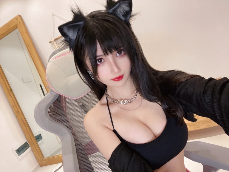 rioko凉凉子《辣妹猫猫》主题写真：20张全套美图