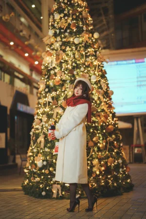 rioko凉凉子《圣诞麋鹿套装》主题写真：50张全套美图，含9个视频
